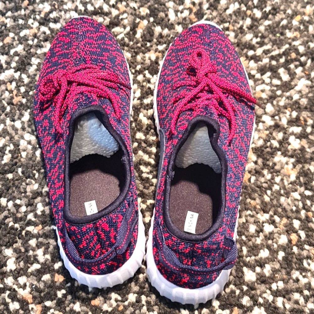 NWOT Unisex Red / Black Athletic Shoes
